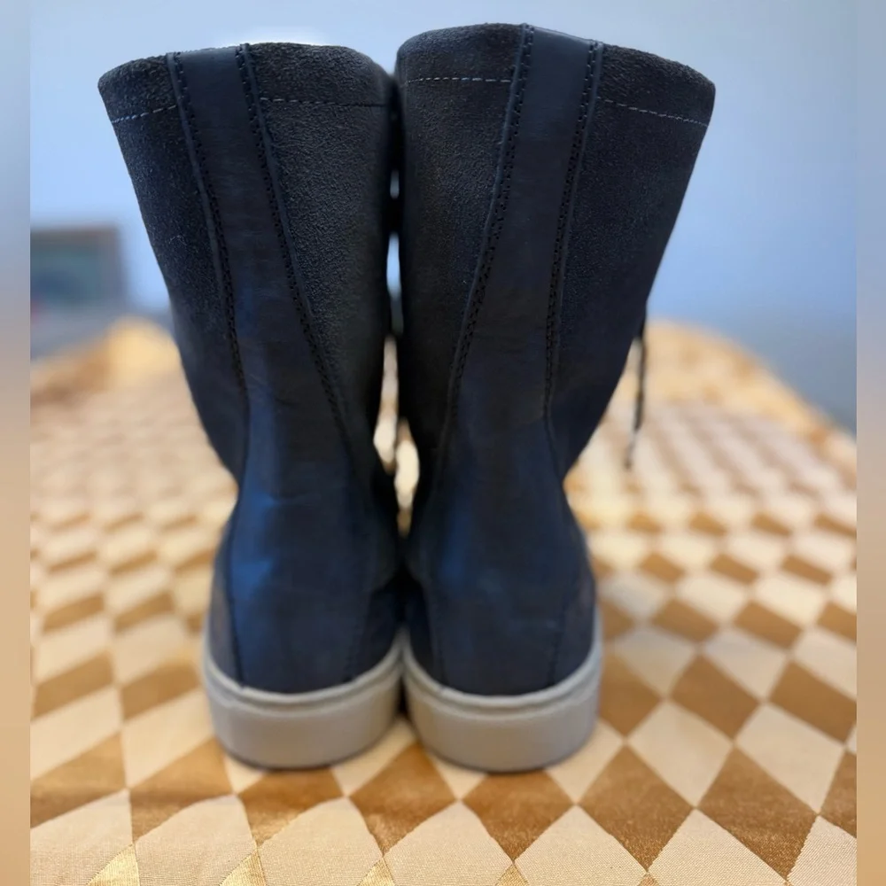 Cougar Dark Green/Blue High-Top Boots with Faux Shearling Lining Woman’s Size 9